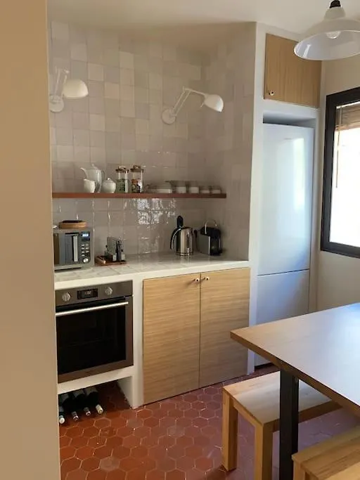 Halte Poetique Au Panier 2 Chambres Balcon & Clim Marseille 0*,